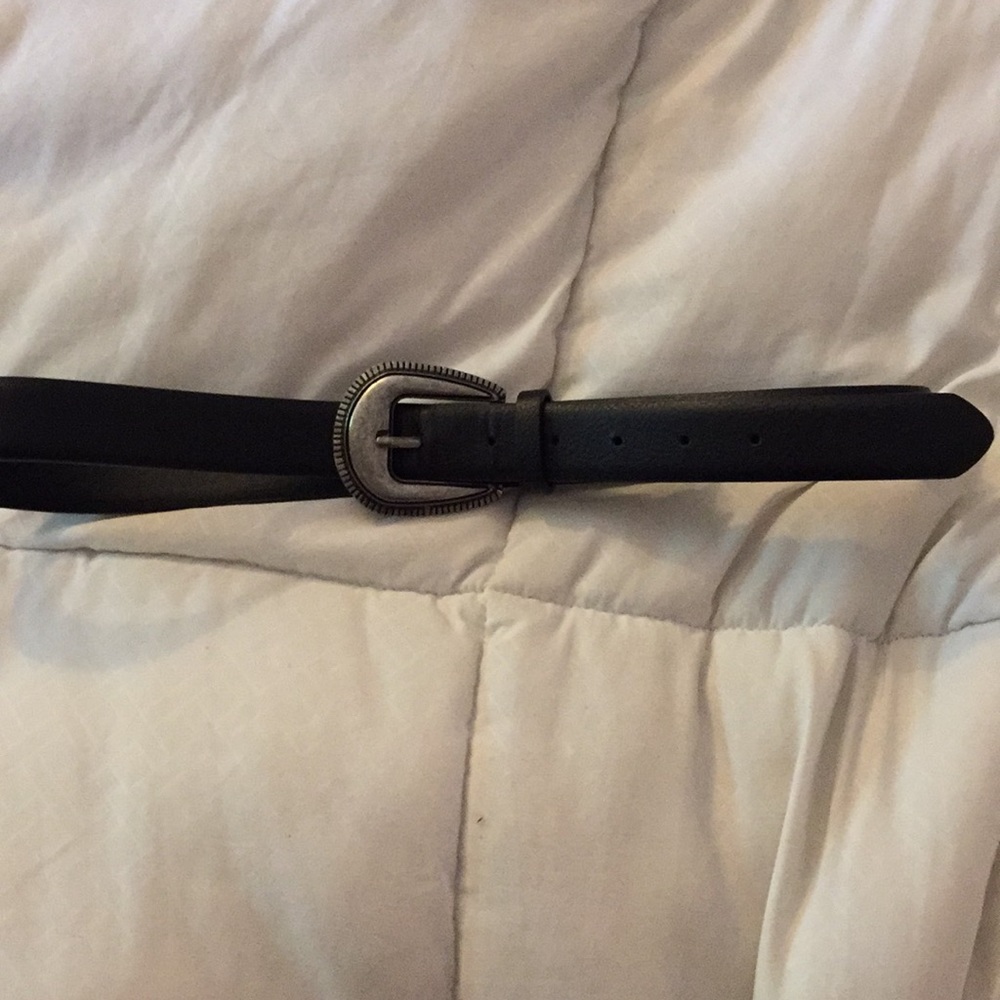 Black accent belt fits s/m